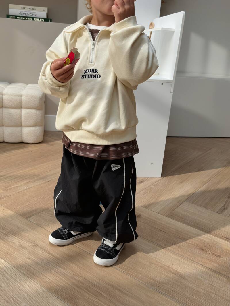Studio zipped sweater