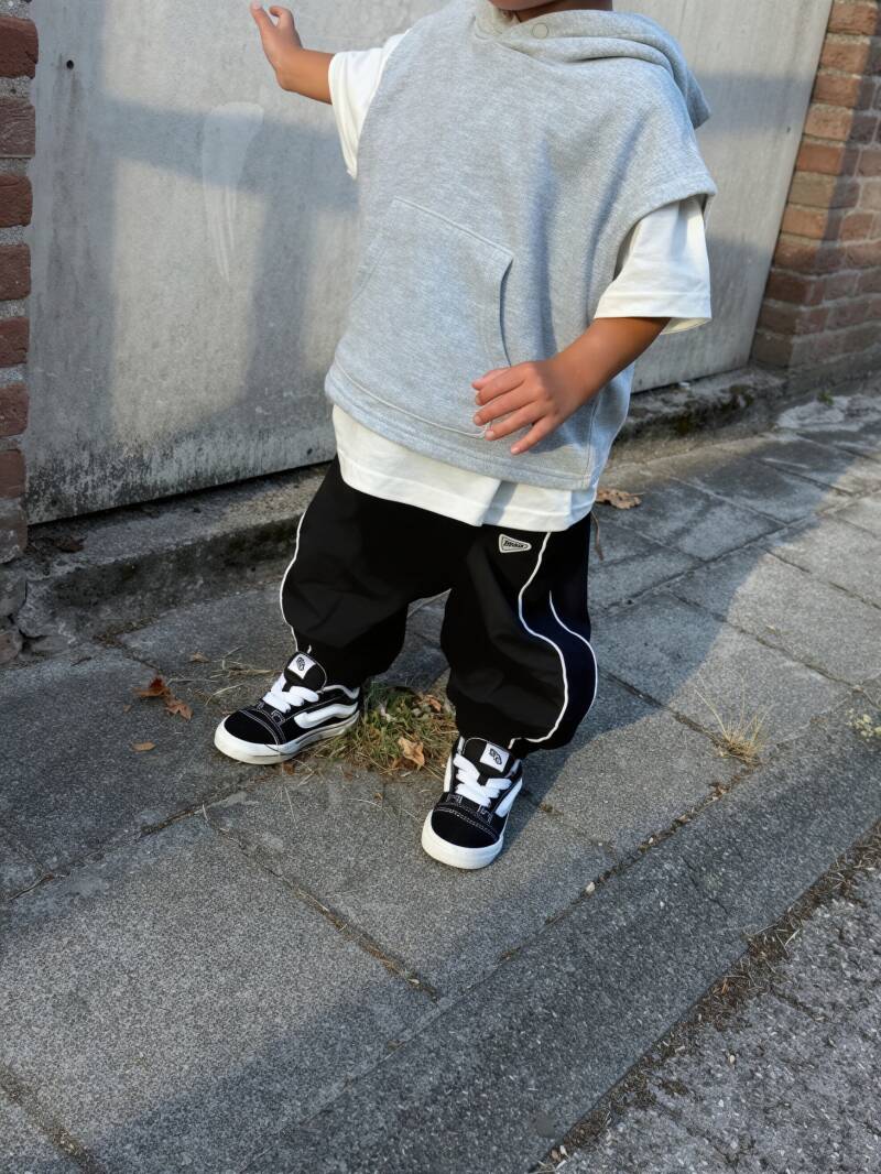 Parachute pants black